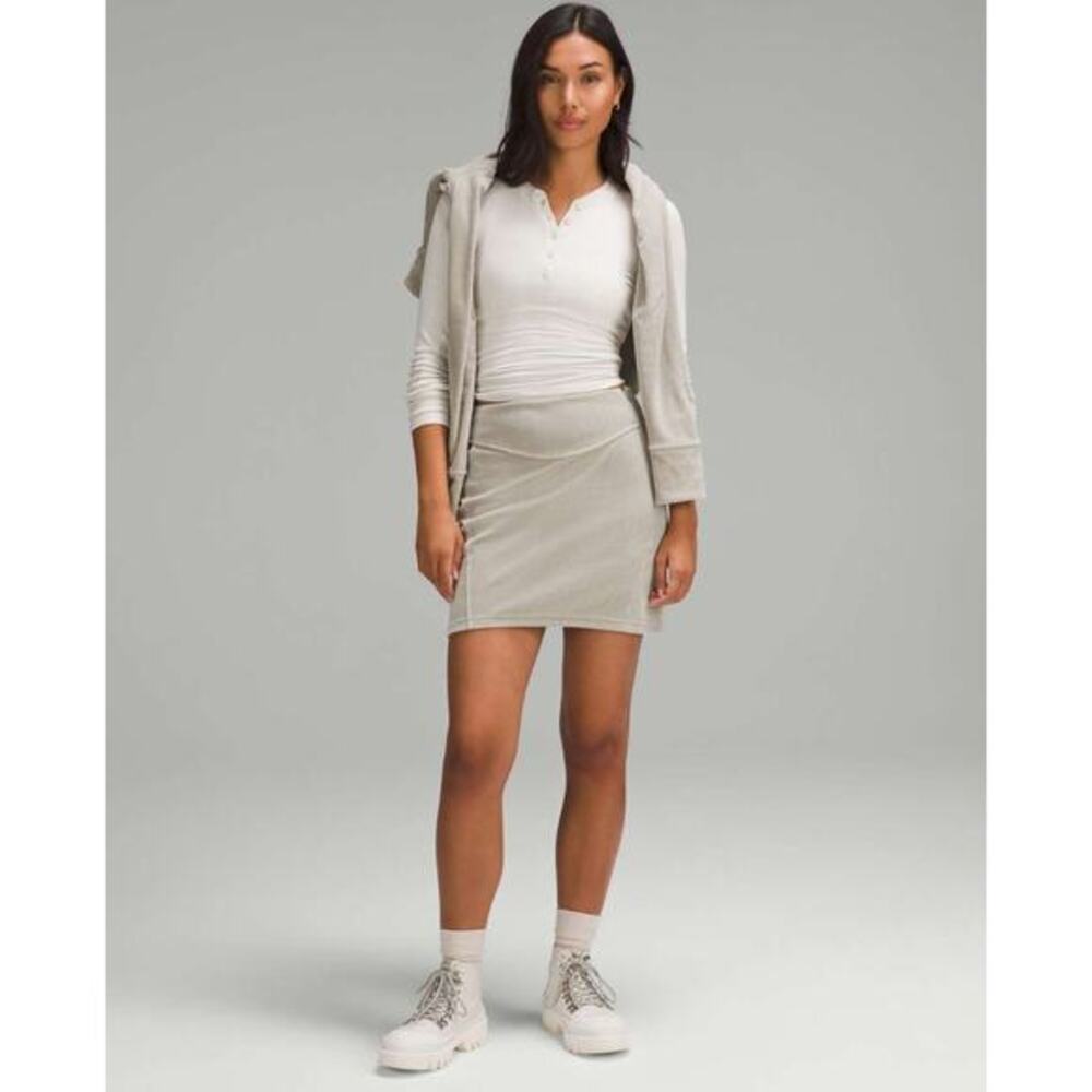 Lululemon Scuba Mid-Rise Mini Skirt *Velvet Cord Riverstone